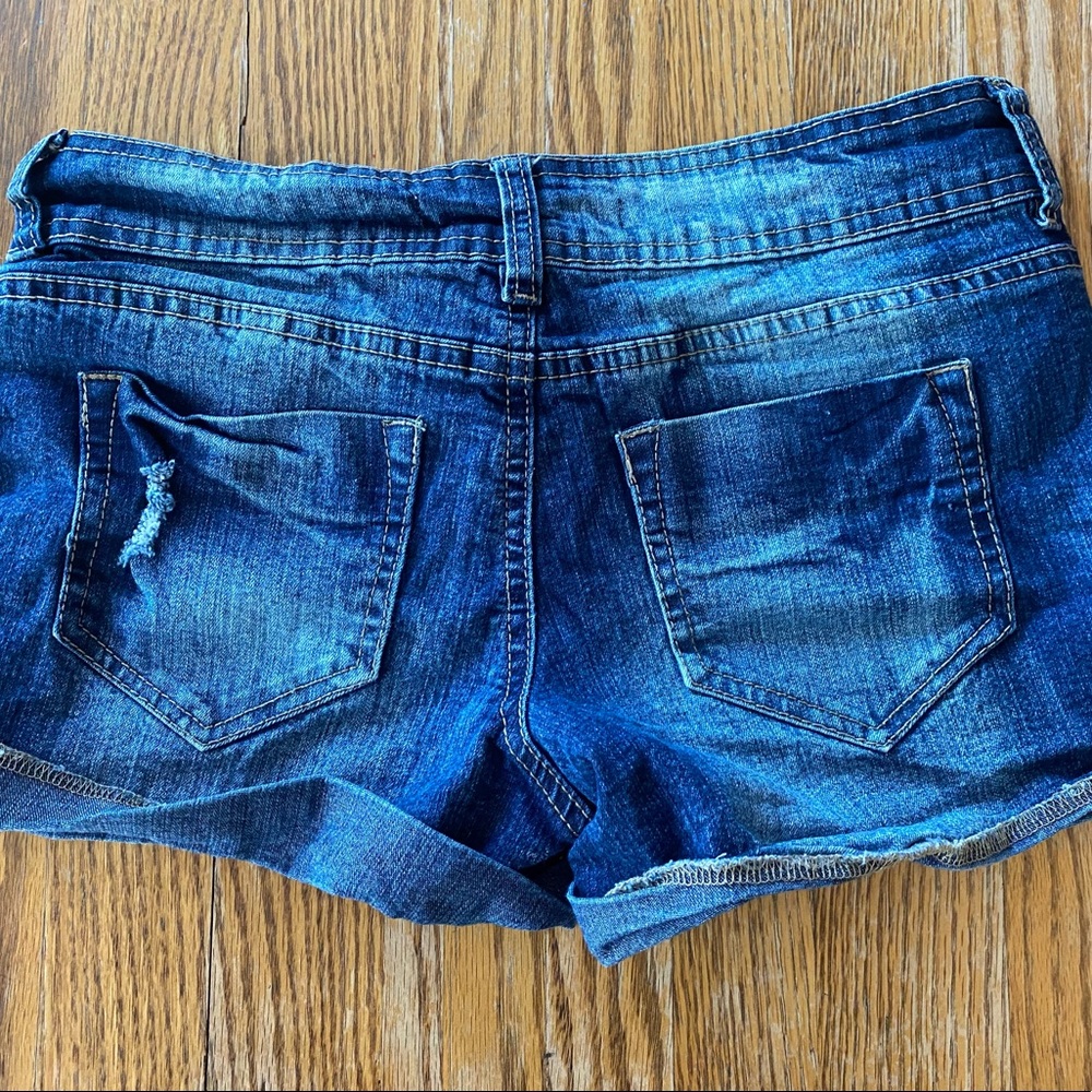 ✨2/$20✨Bluenotes Shorts - Picture 4 of 5